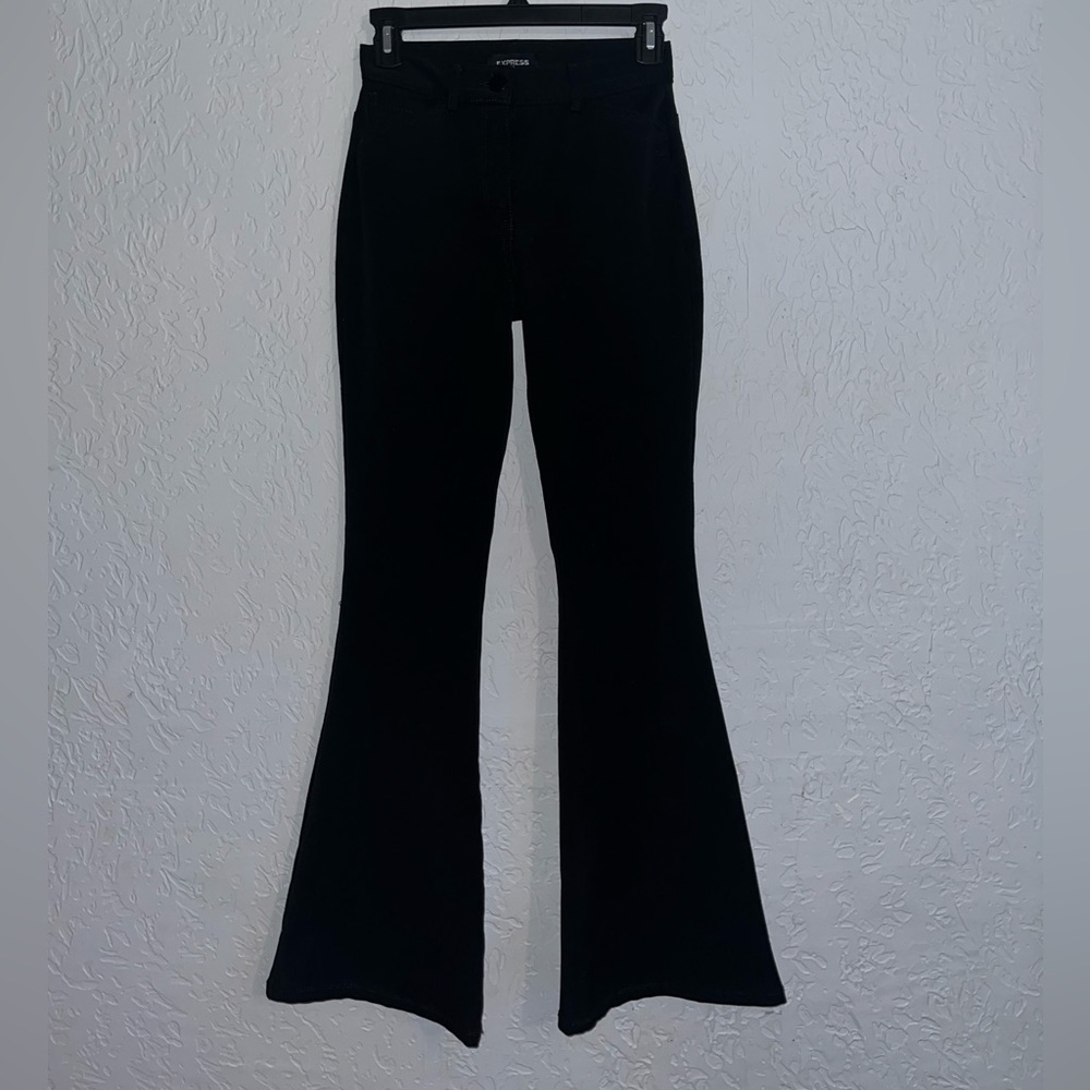 ✨Like New✨ Juniors Express Bell Bottom Jeans